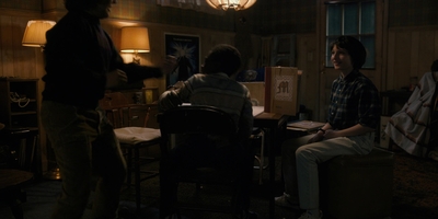 Stranger_Things_S01E08_mp45093.jpg
