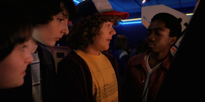 Stranger_Things_S02E01_mp40411.jpg