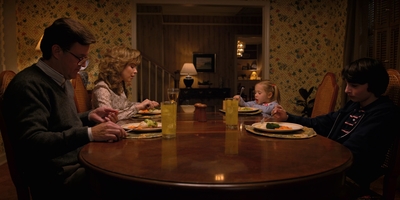 Stranger_Things_S02E01_mp41814.jpg
