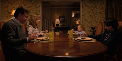 Stranger_Things_S02E01_mp41815.jpg