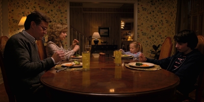 Stranger_Things_S02E01_mp41816.jpg