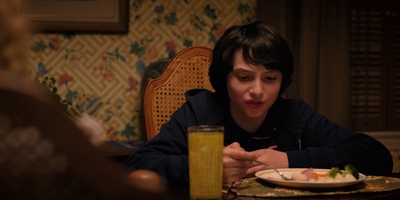 Stranger_Things_S02E01_mp41822.jpg