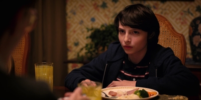Stranger_Things_S02E01_mp41842.jpg
