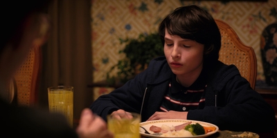Stranger_Things_S02E01_mp41843.jpg