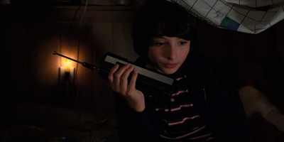 Stranger_Things_S02E01_mp42101.jpg