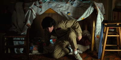 Stranger_Things_S02E02_mp45744.jpg