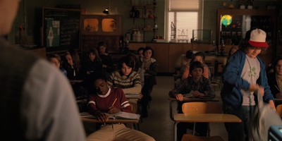 Stranger_Things_S02E03_mp46519.jpg