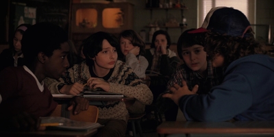 Stranger_Things_S02E03_mp46524.jpg