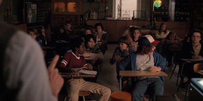Stranger_Things_S02E03_mp46533.jpg
