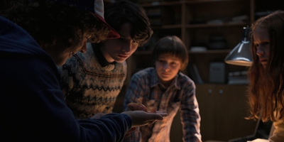 Stranger_Things_S02E03_mp47061.jpg