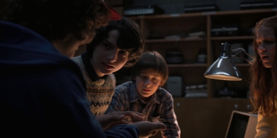 Stranger_Things_S02E03_mp47064.jpg