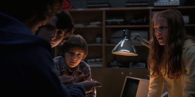 Stranger_Things_S02E03_mp47065.jpg
