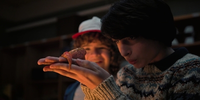 Stranger_Things_S02E03_mp47084.jpg