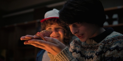 Stranger_Things_S02E03_mp47085.jpg