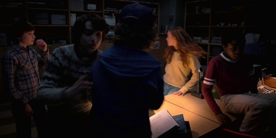 Stranger_Things_S02E03_mp47165.jpg