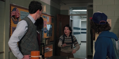 Stranger_Things_S02E03_mp47853.jpg