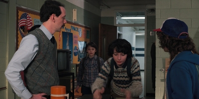 Stranger_Things_S02E03_mp47854.jpg