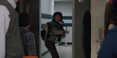 Stranger_Things_S02E03_mp47858.jpg