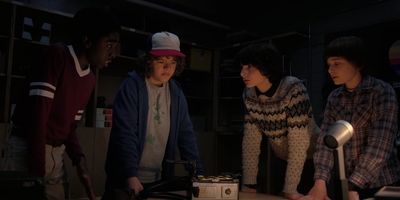 Stranger_Things_S02E03_mp47897.jpg