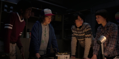 Stranger_Things_S02E03_mp47899.jpg