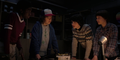 Stranger_Things_S02E03_mp47900.jpg