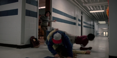 Stranger_Things_S02E03_mp47996.jpg