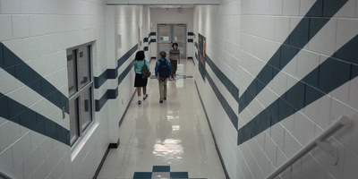 Stranger_Things_S02E03_mp48187.jpg
