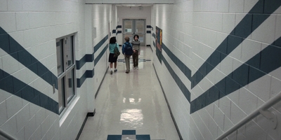Stranger_Things_S02E03_mp48188.jpg