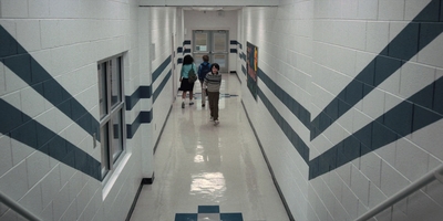 Stranger_Things_S02E03_mp48189.jpg