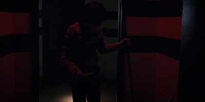 Stranger_Things_S02E03_mp48258.jpg