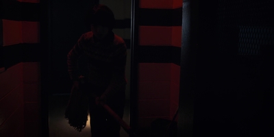 Stranger_Things_S02E03_mp48261.jpg