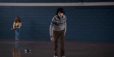 Stranger_Things_S02E03_mp48391.jpg