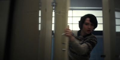 Stranger_Things_S02E03_mp48562.jpg