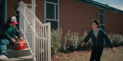 Stranger_Things_S02E04_mp41330.jpg