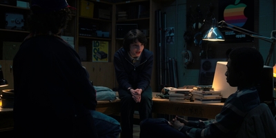 Stranger_Things_S02E04_mp41352.jpg