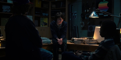 Stranger_Things_S02E04_mp41353.jpg