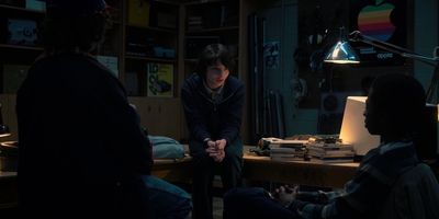 Stranger_Things_S02E04_mp41354.jpg
