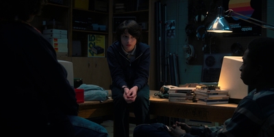 Stranger_Things_S02E04_mp41370.jpg