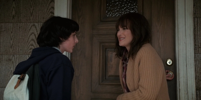 Stranger_Things_S02E04_mp42261.jpg