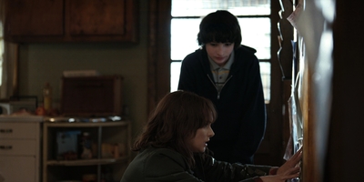 Stranger_Things_S02E05_mp43922.jpg