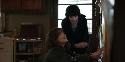 Stranger_Things_S02E05_mp43924.jpg