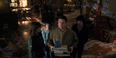 Stranger_Things_S02E05_mp43999.jpg