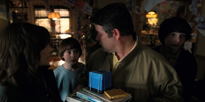 Stranger_Things_S02E05_mp44006.jpg