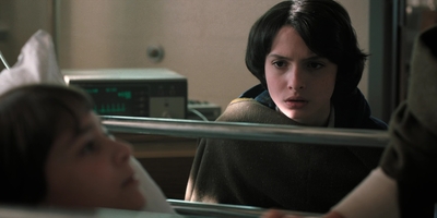 Stranger_Things_S02E06_mp46841.jpg