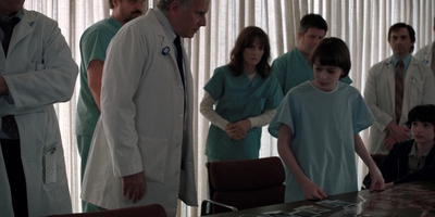 Stranger_Things_S02E06_mp47917.jpg