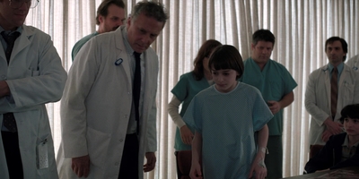 Stranger_Things_S02E06_mp47918.jpg