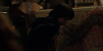 Stranger_Things_S02E08_mp44366.jpg