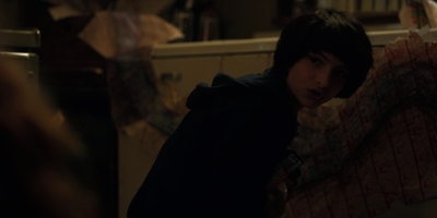 Stranger_Things_S02E08_mp44367.jpg