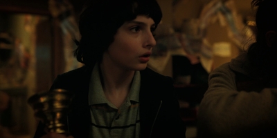 Stranger_Things_S02E08_mp45060.jpg