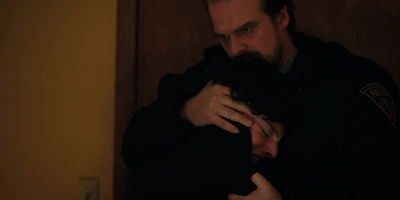 Stranger_Things_S02E09_mp45261.jpg